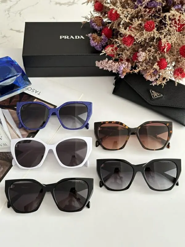 prada aaa qualite lunettes de soleil s_12143371